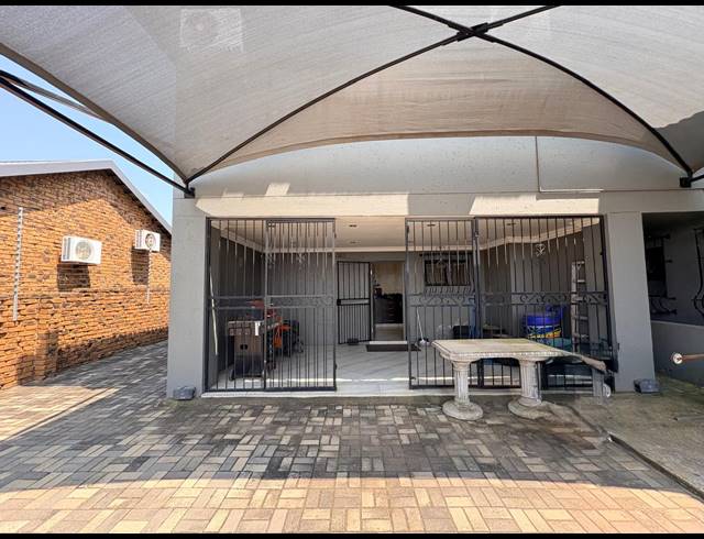 731M² OFFICE FOR SALE IN HALFWAY HOUSE